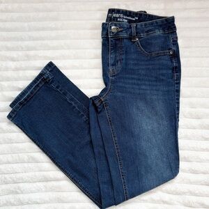 M Jeans by Maurices Mid-Rise Straight Leg Medium Wash Jeans Size 6 Regular